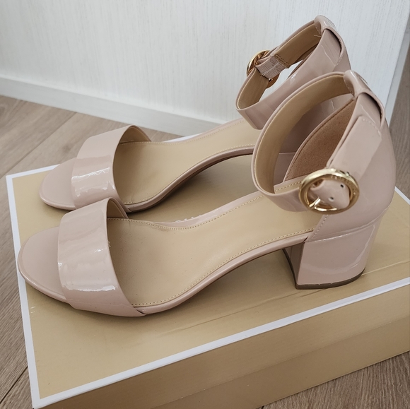 Michael Kors Light Blush strappy heels - Picture 4 of 9